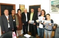 Наградените иноватори на Макинова 2013 од Малешевијата на прием при градоначалникот Поповски 