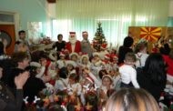Новогодишни пакетчиња за сите деца во градинката ,, 7 Септември “